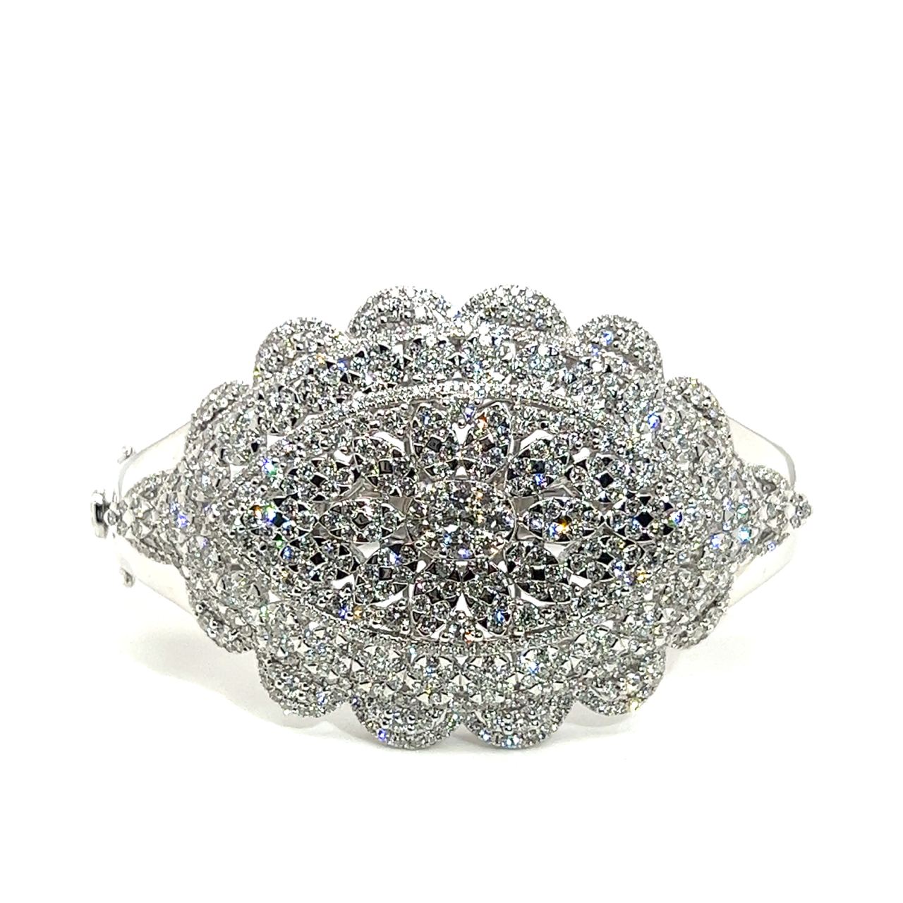 18K White Gold Diamond Bangle