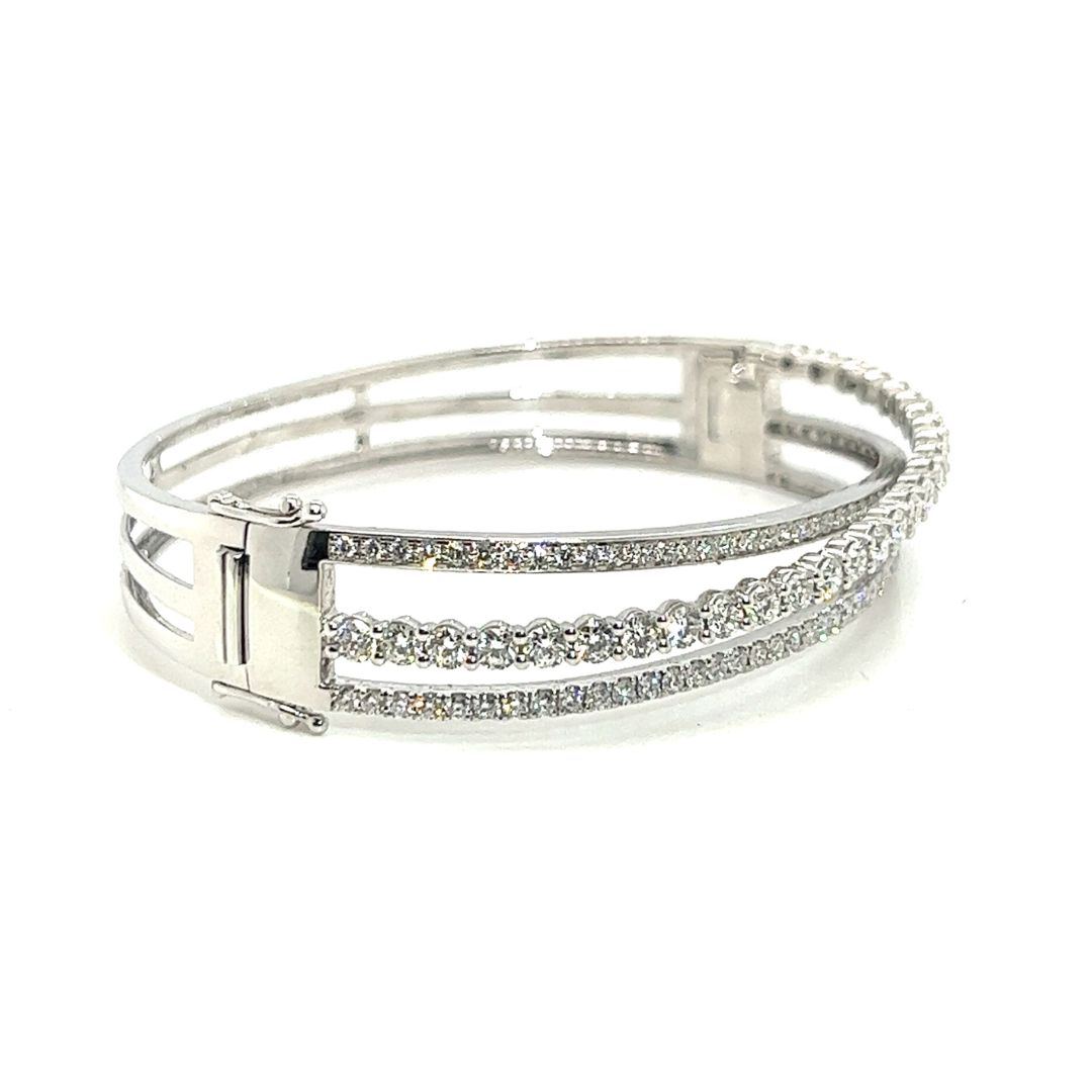 18K White Gold Diamond Bangle