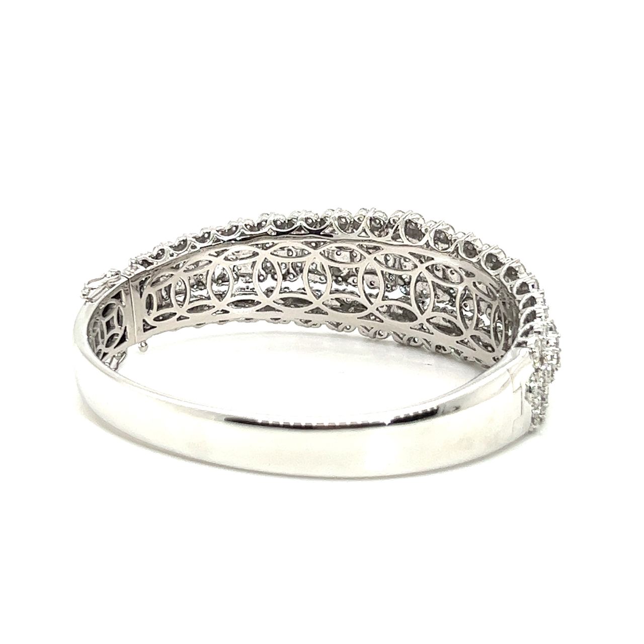 18K White Gold Diamond Bangle