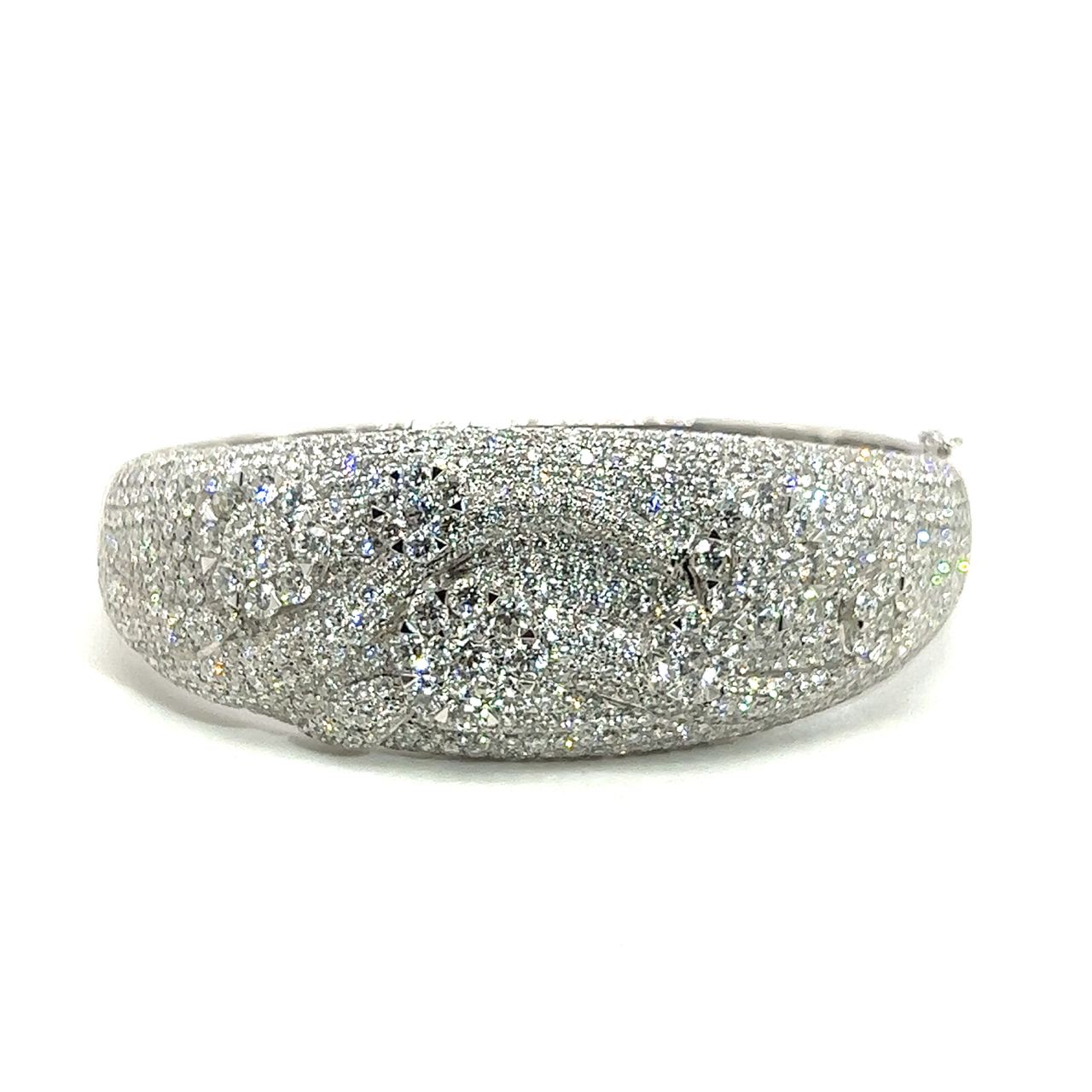18K White Gold Diamond Bangle