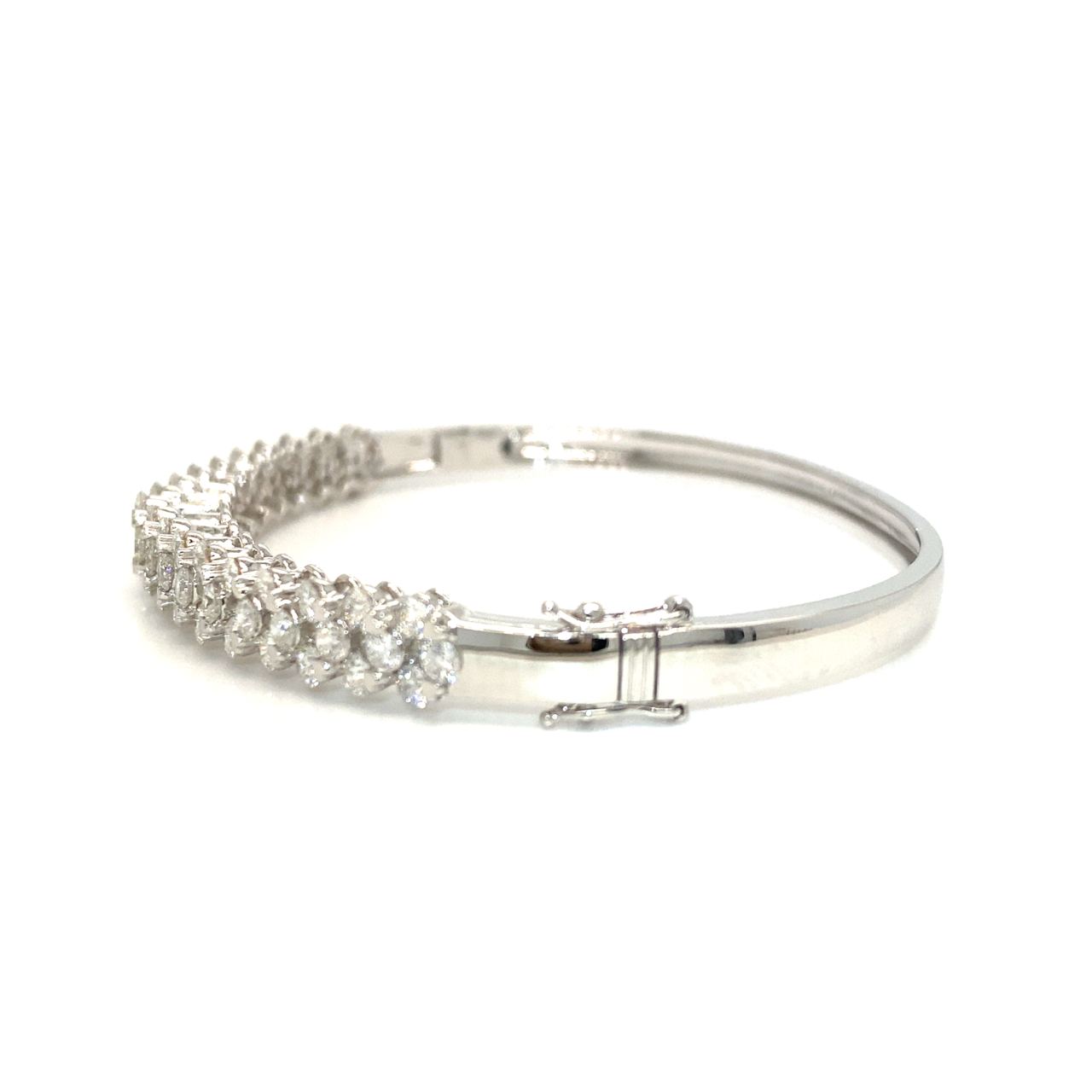 18K White Gold Diamond Bangle