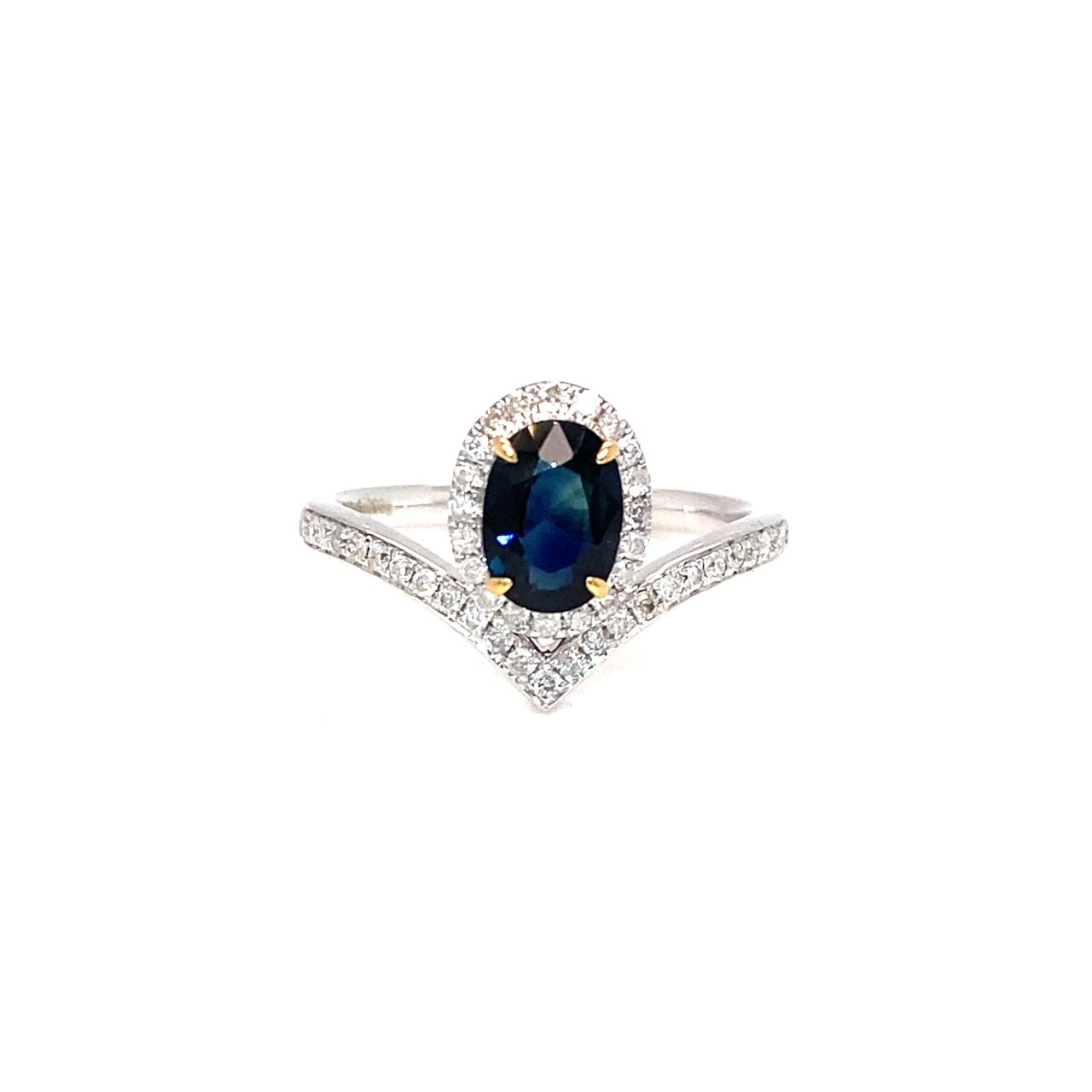 18 White Gold Sapphire Ring