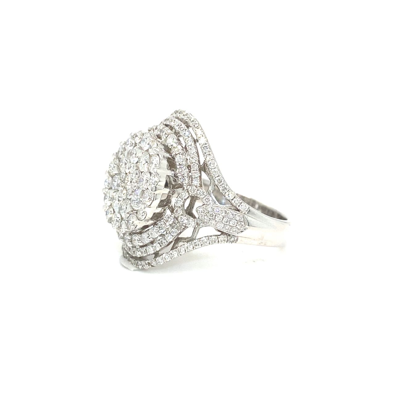 18K Gold Diamond Diamond Ring