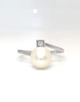 18K White Gold Square Wrap Plain Pearl Diamond Ring