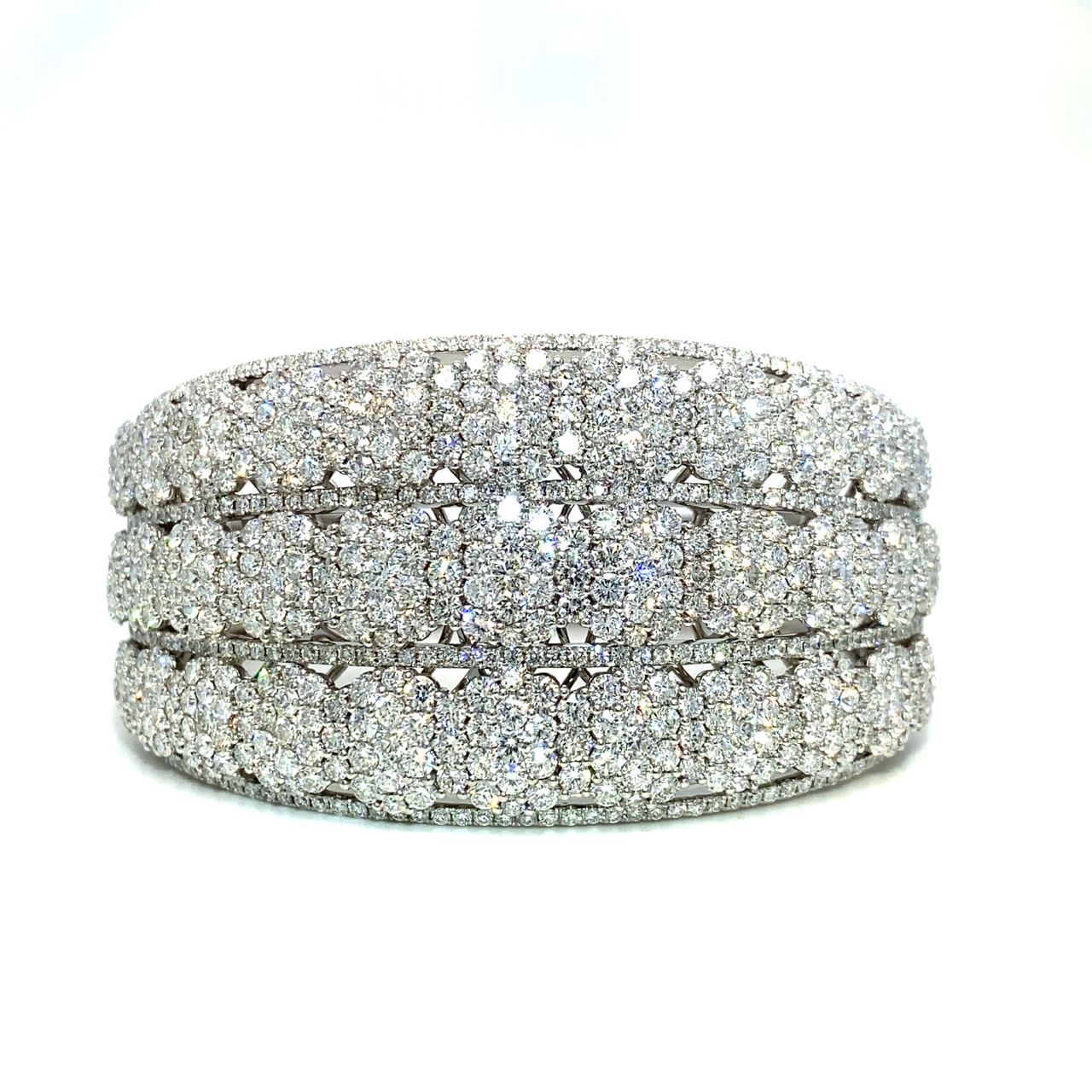 18K White Gold Diamond Bangle
