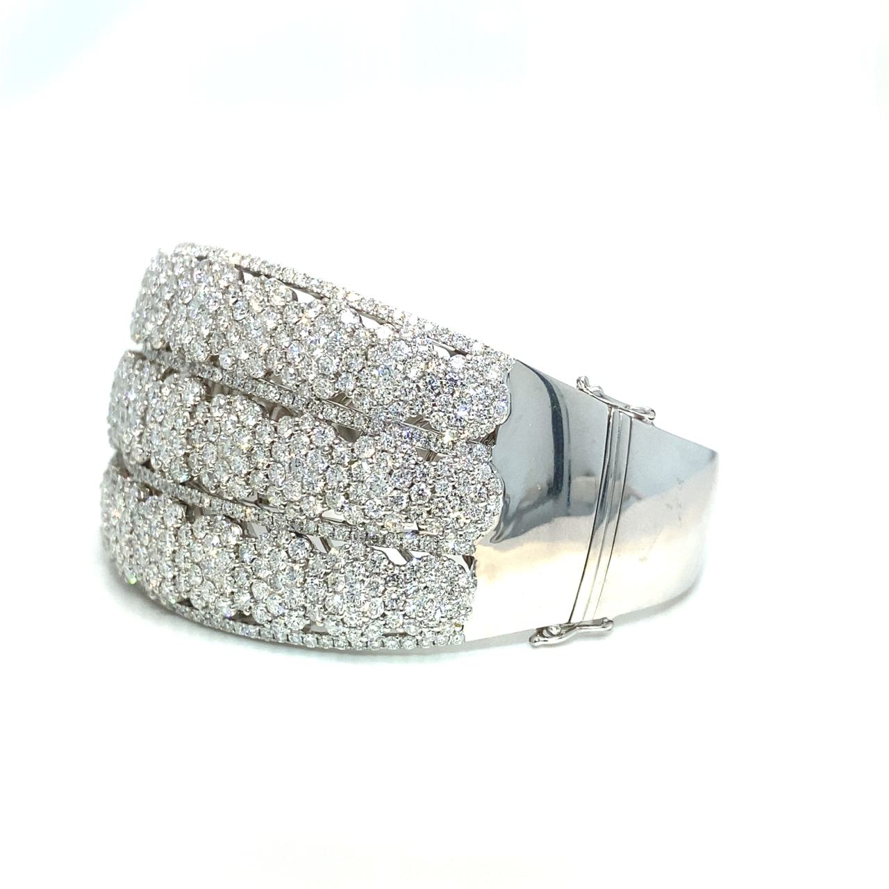 18K White Gold Diamond Bangle