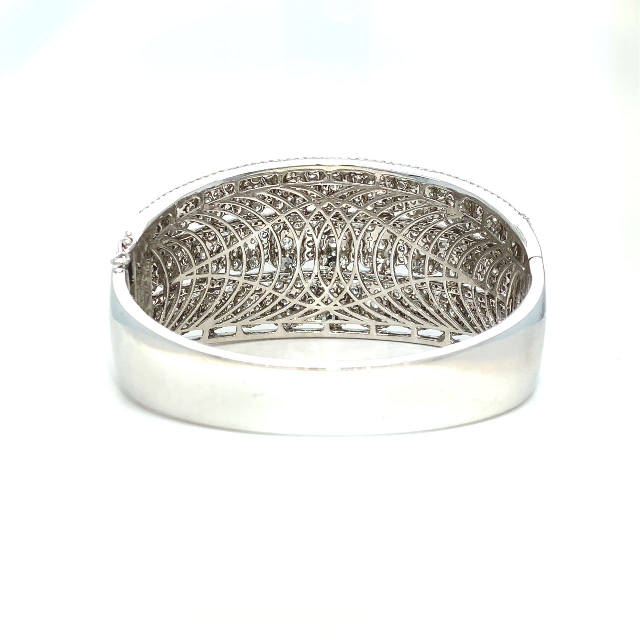 18K White Gold Diamond Bangle