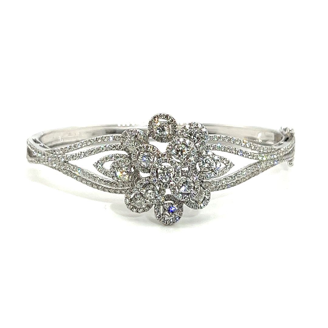 18K White Gold Diamond Bangle