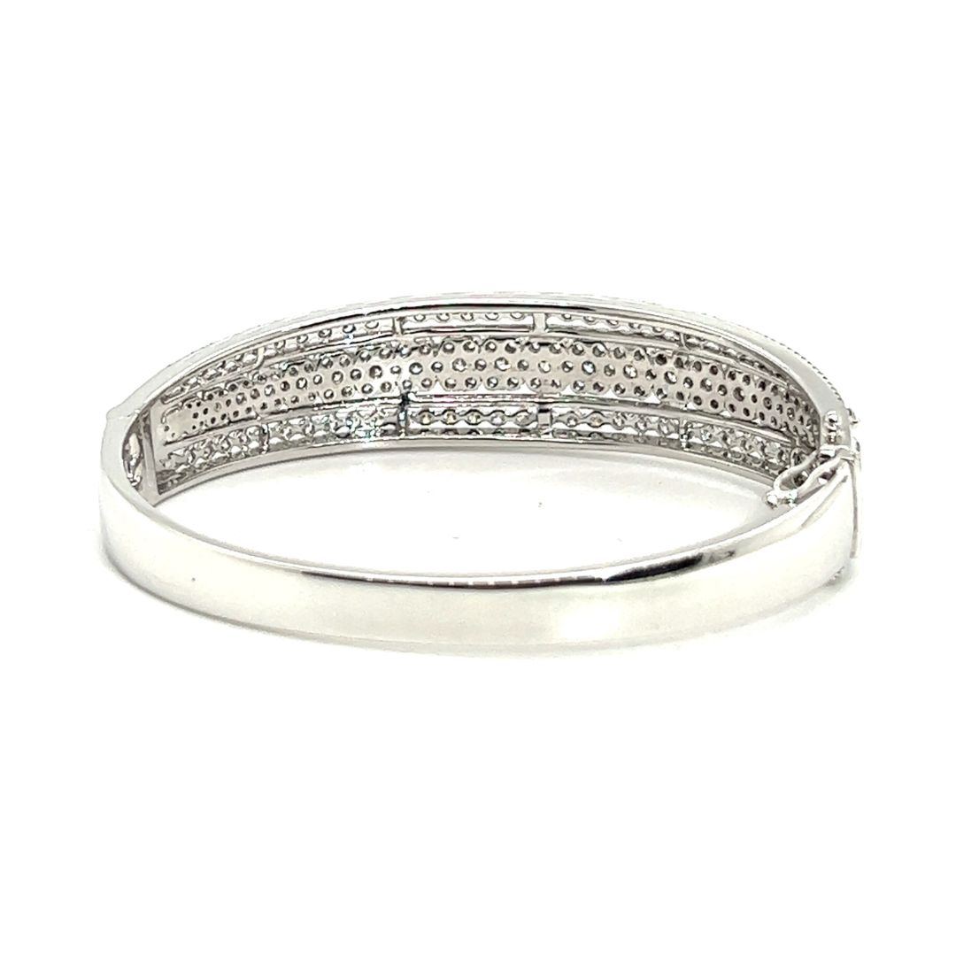 18K White Gold Bangle