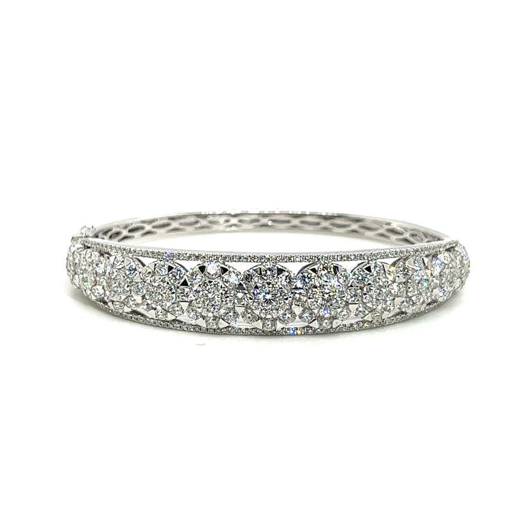 18K White Gold Bangle