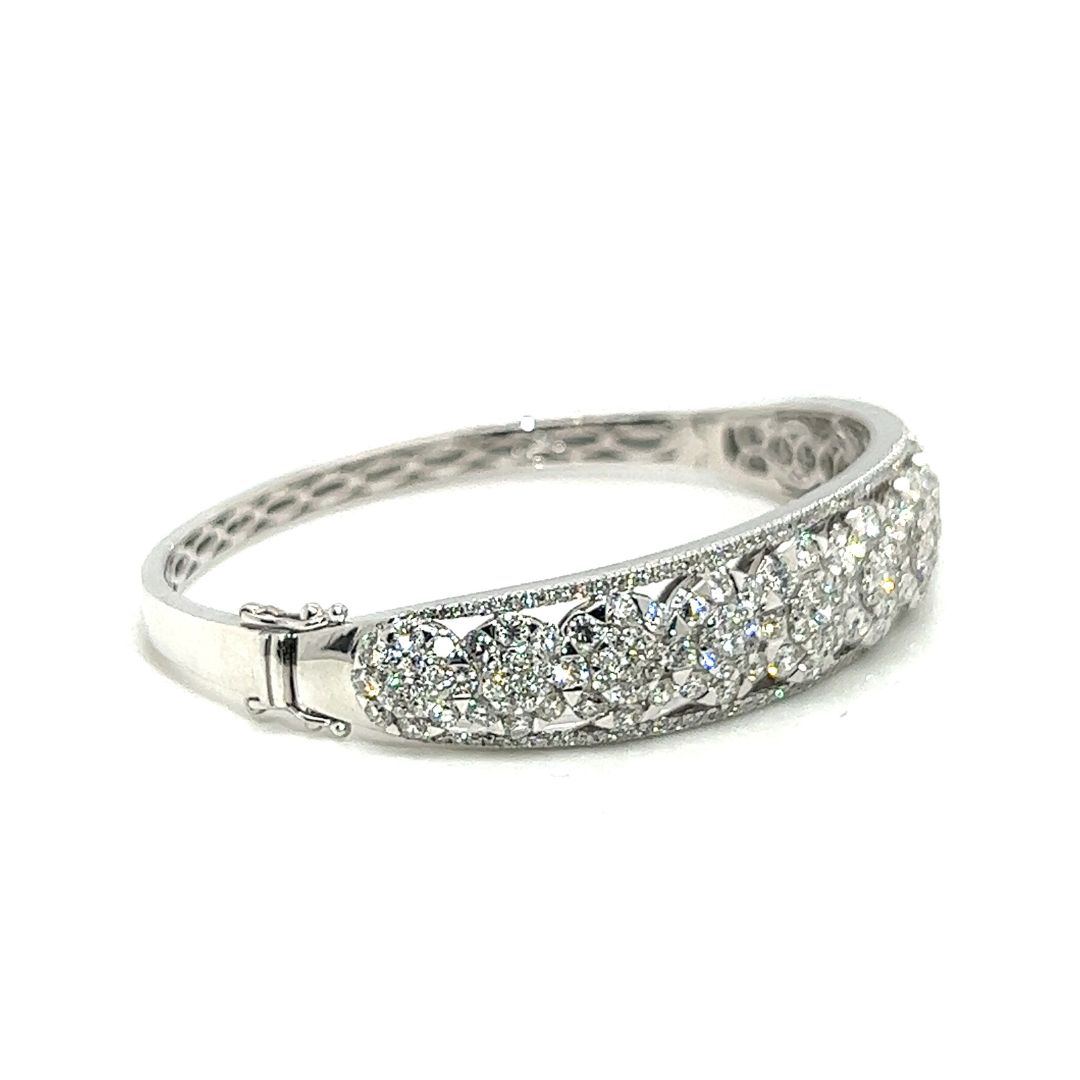 18K White Gold Bangle
