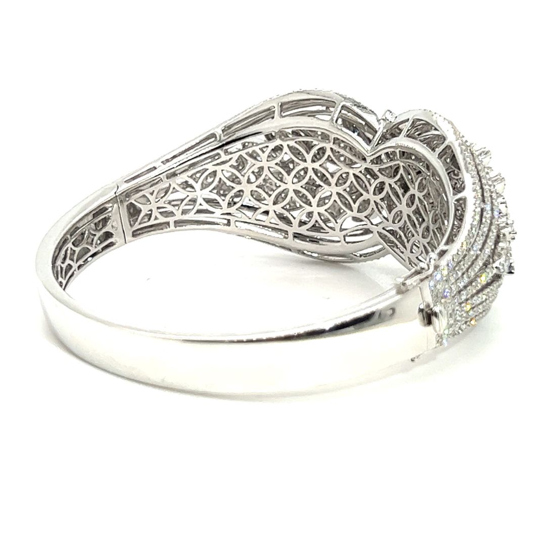 18K White Gold Multi Layer Wave Max Luxe Diamond Bangle