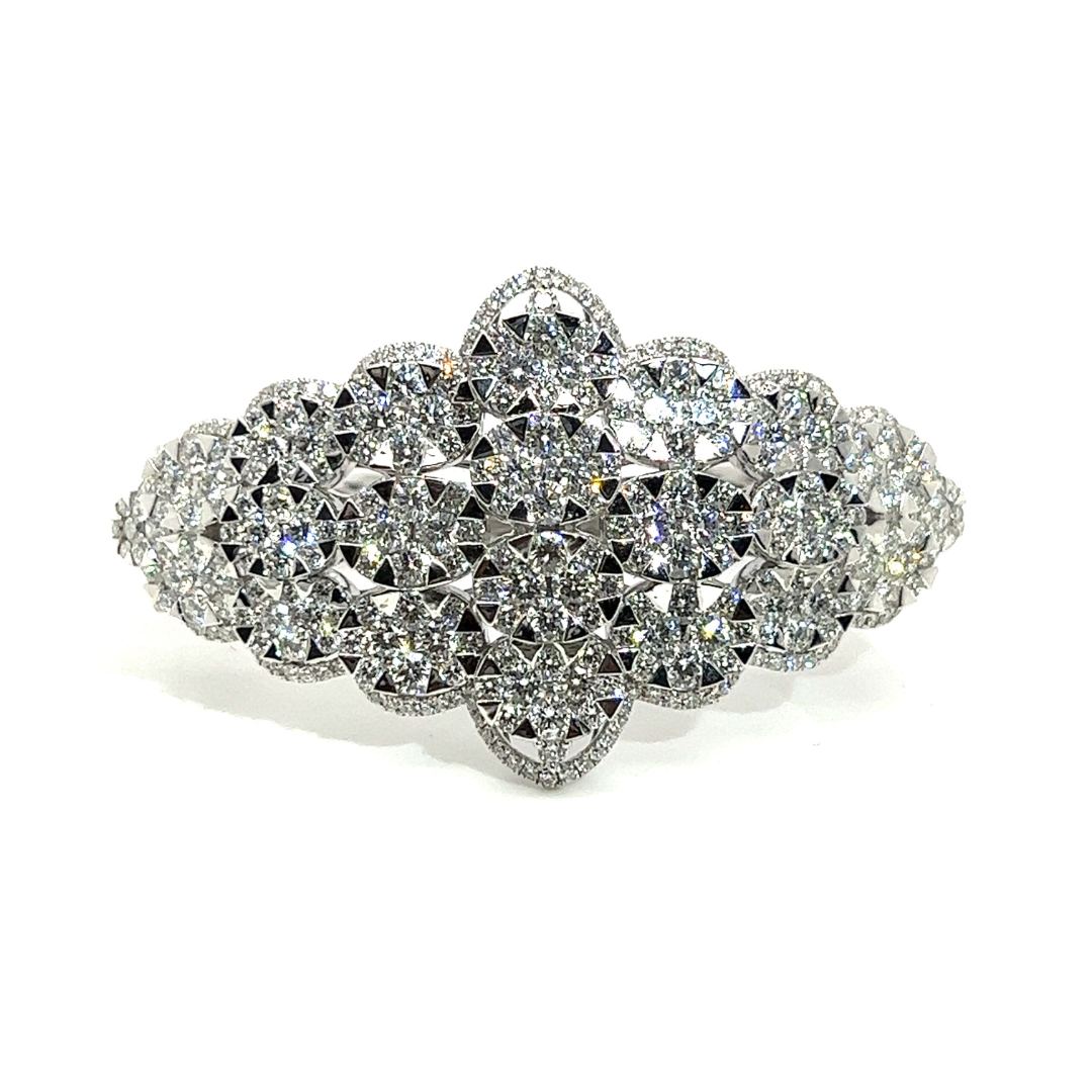 18K White Gold Diamond Bangle
