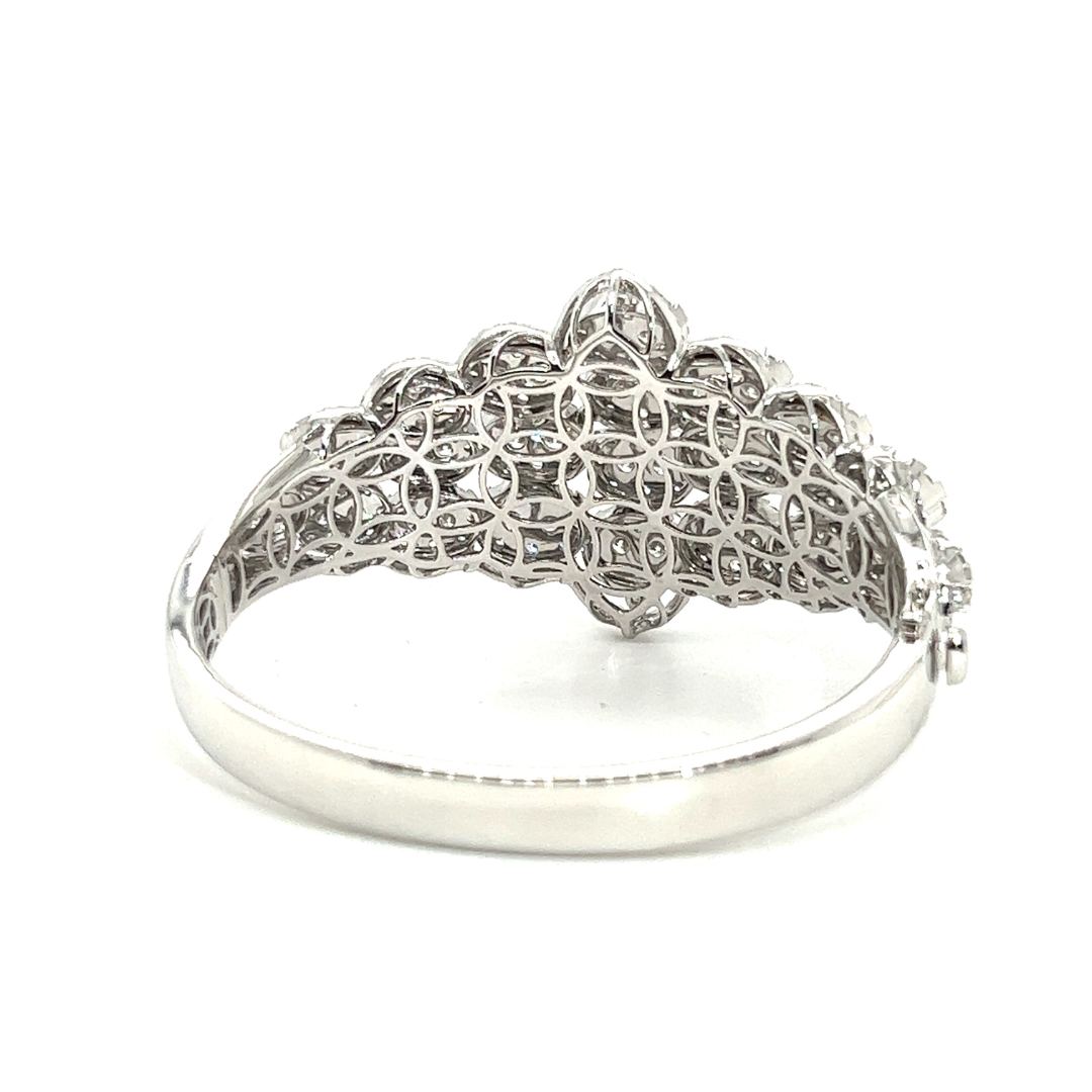 18K White Gold Diamond Bangle