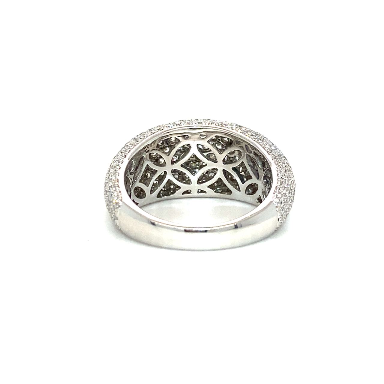 18K White Gold Diamond Ring
