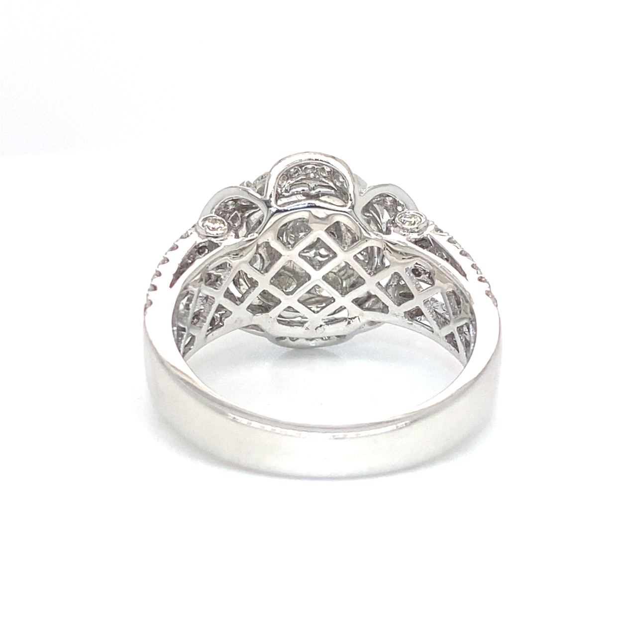 18K White Gold Diamond Ring