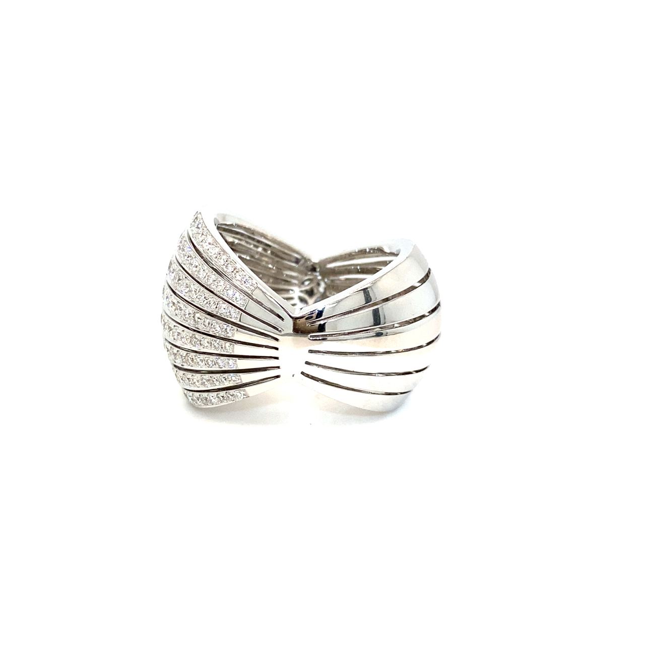 18K White Gold Round Bubble Pave Layer Diamond Ring