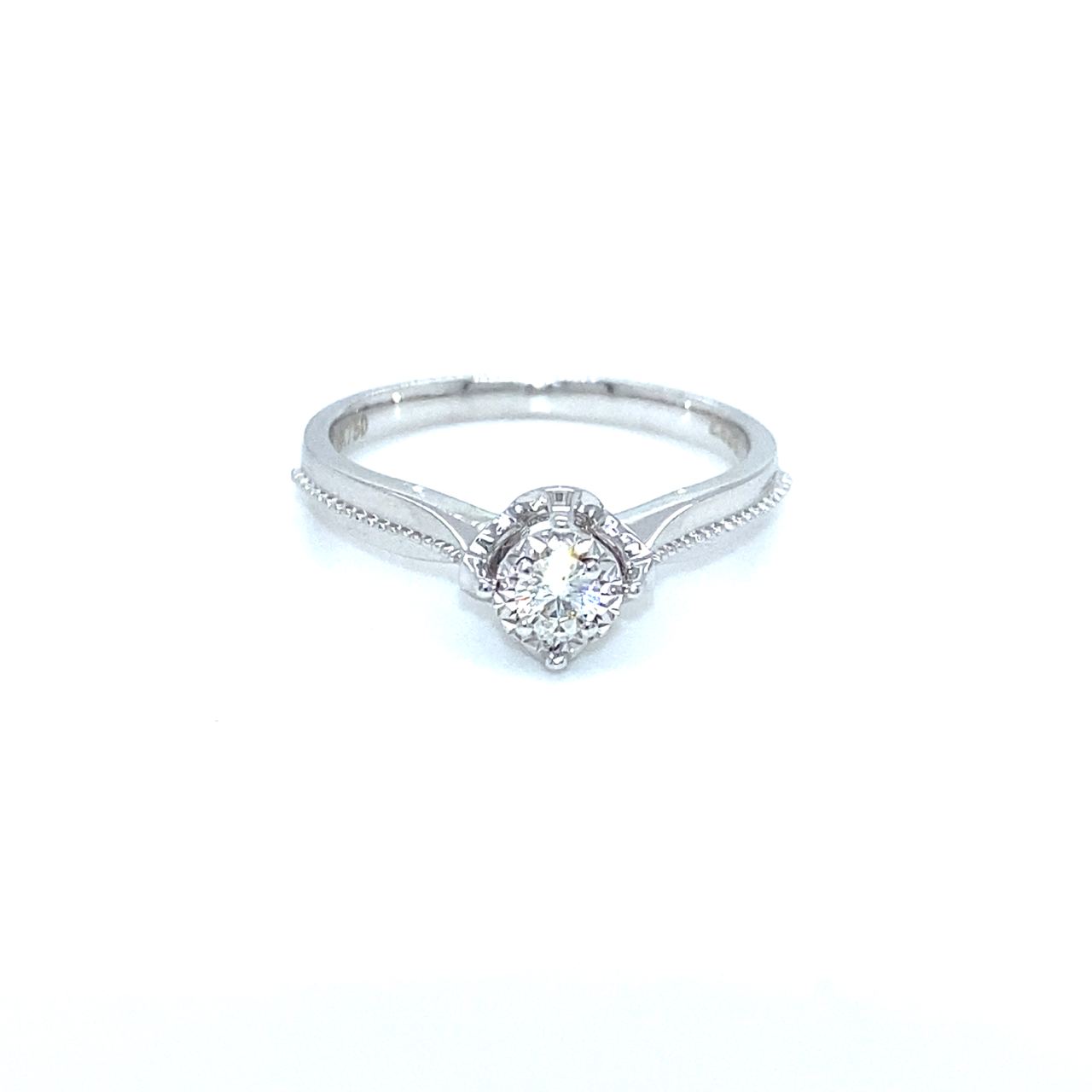 18K White Gold Illusion Lotus Dots Diamond Ring