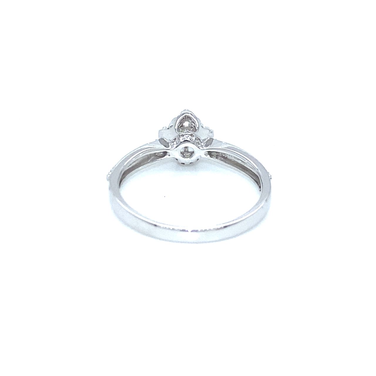 18K White Gold Illusion Lotus Dots Diamond Ring