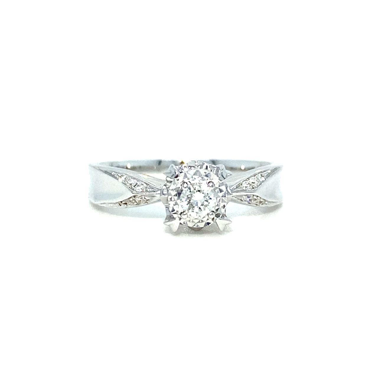 18K White Gold Snap Cushion Top Set Diamond Ring