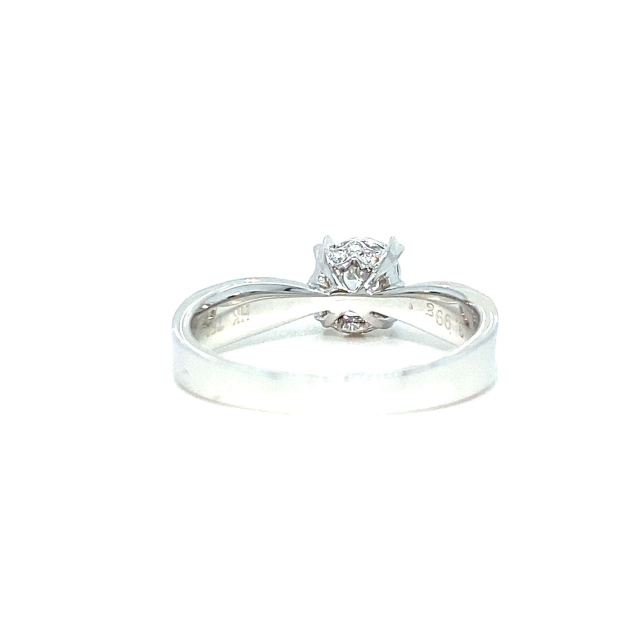 18K White Gold Snap Cushion Top Set Diamond Ring