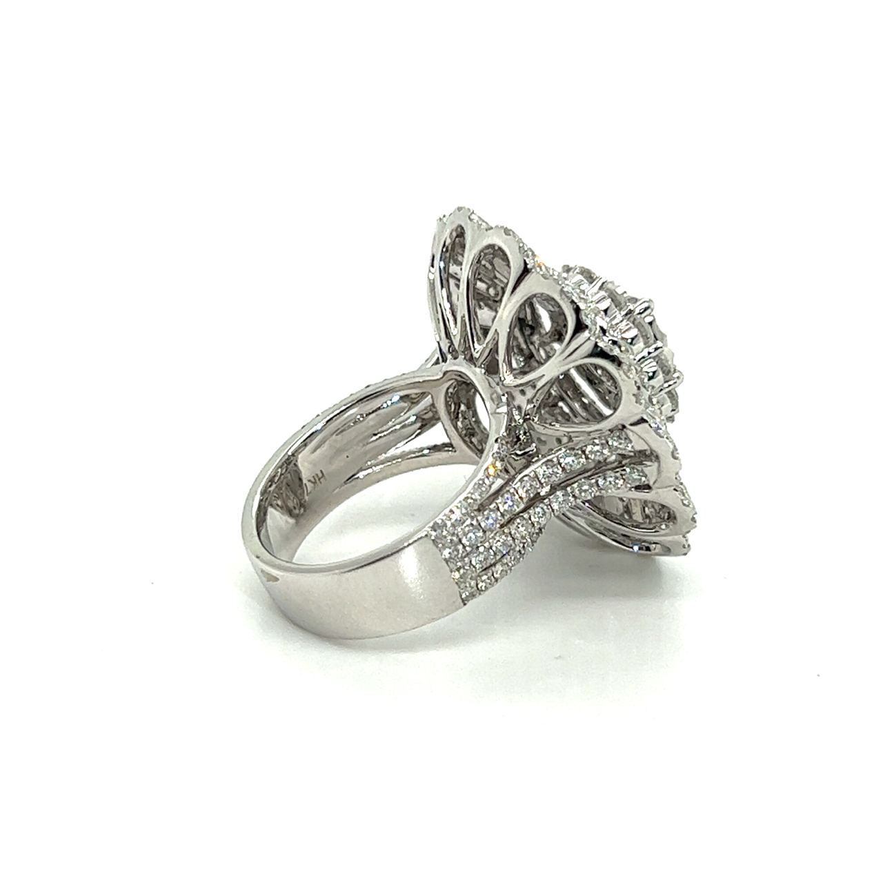 18K White Gold Dinosour Style With Lotus Cluster Top Diamond Ring
