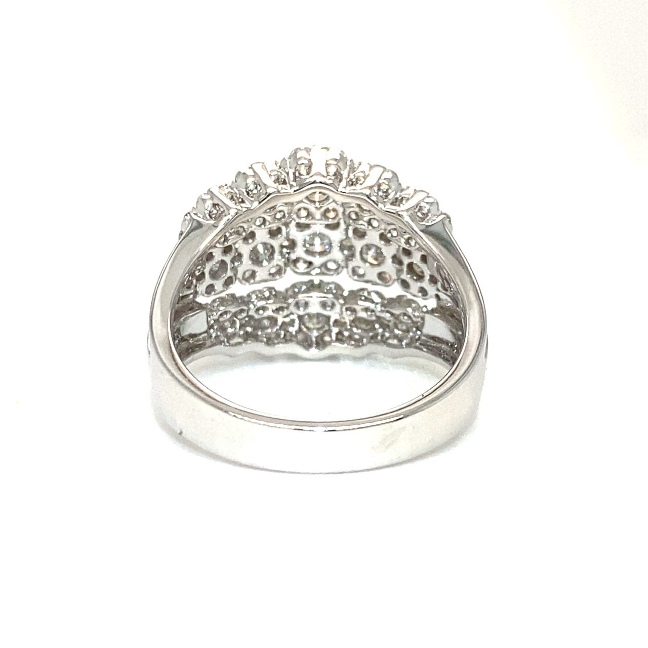 18K White Gold Diamond Ring