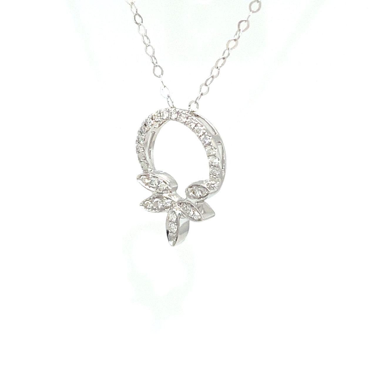 18K White Gold Circle Leavs Full Diamond Necklace