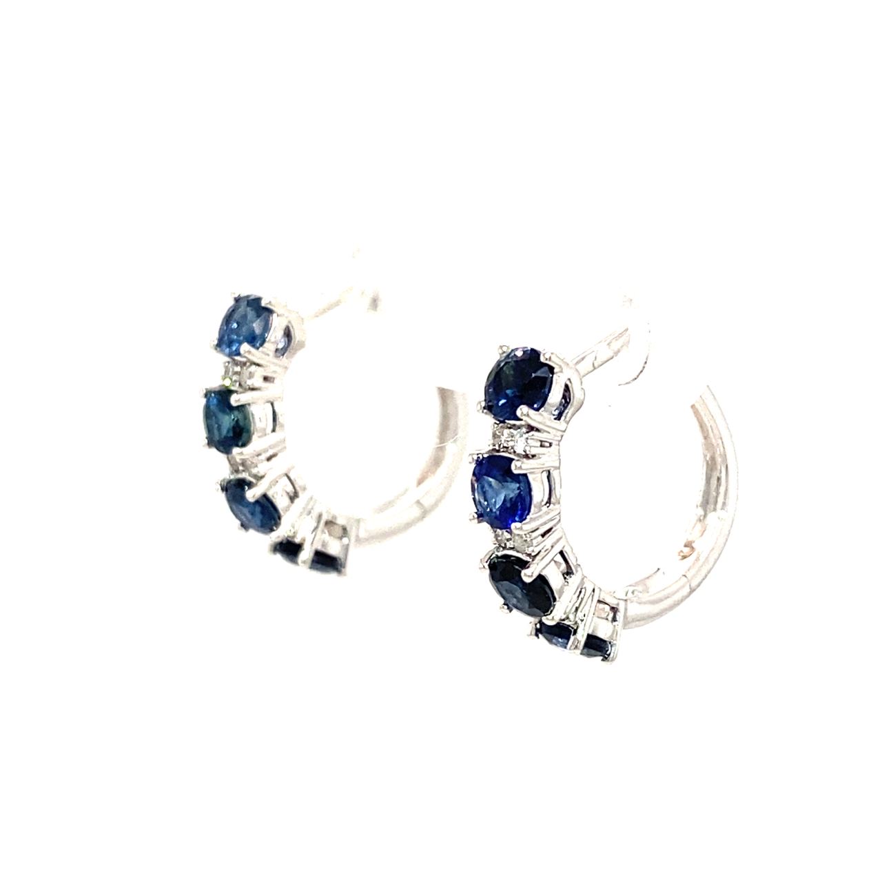 18K White Gold Round Cut Sapphire Earring