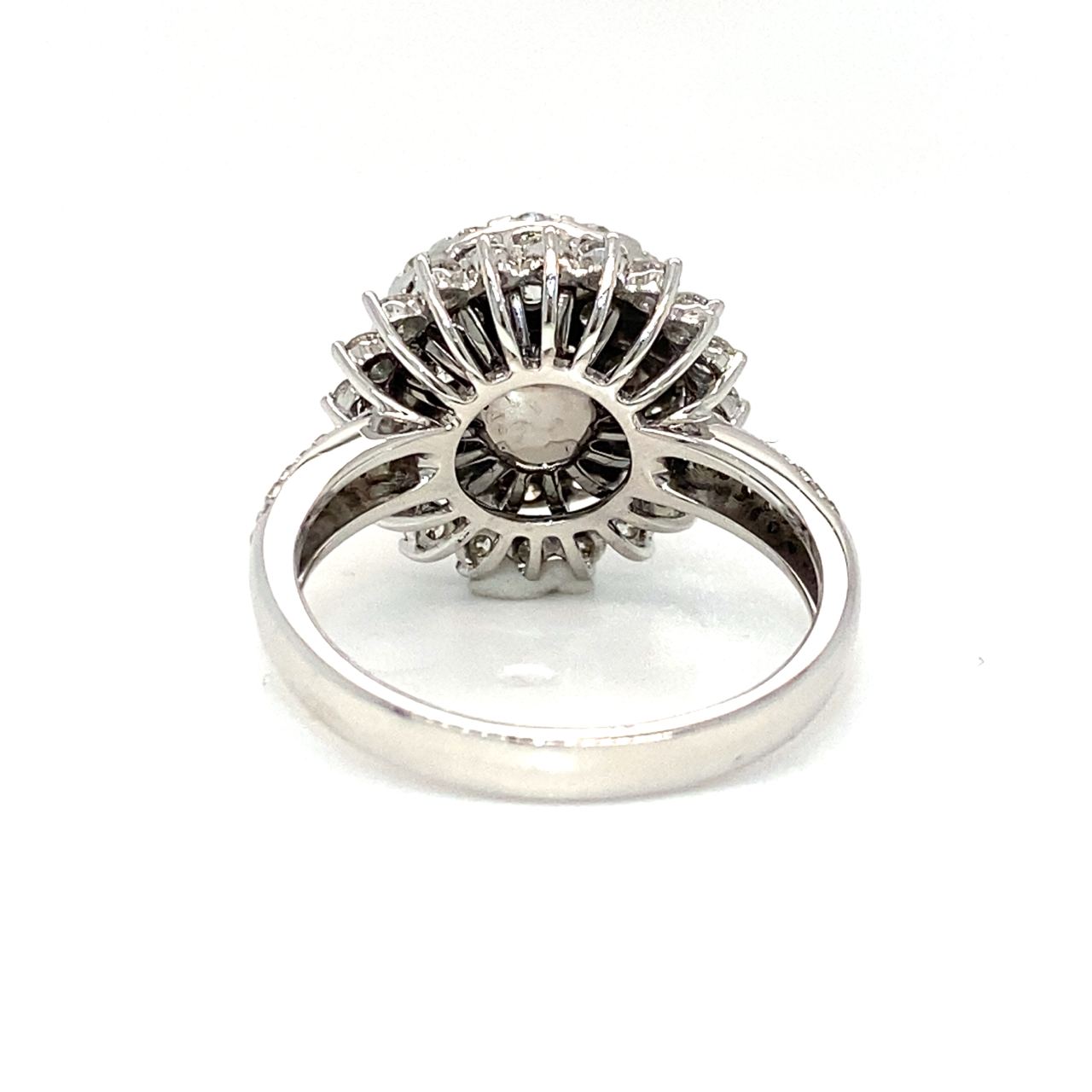 18K White Gold Diamond Ring
