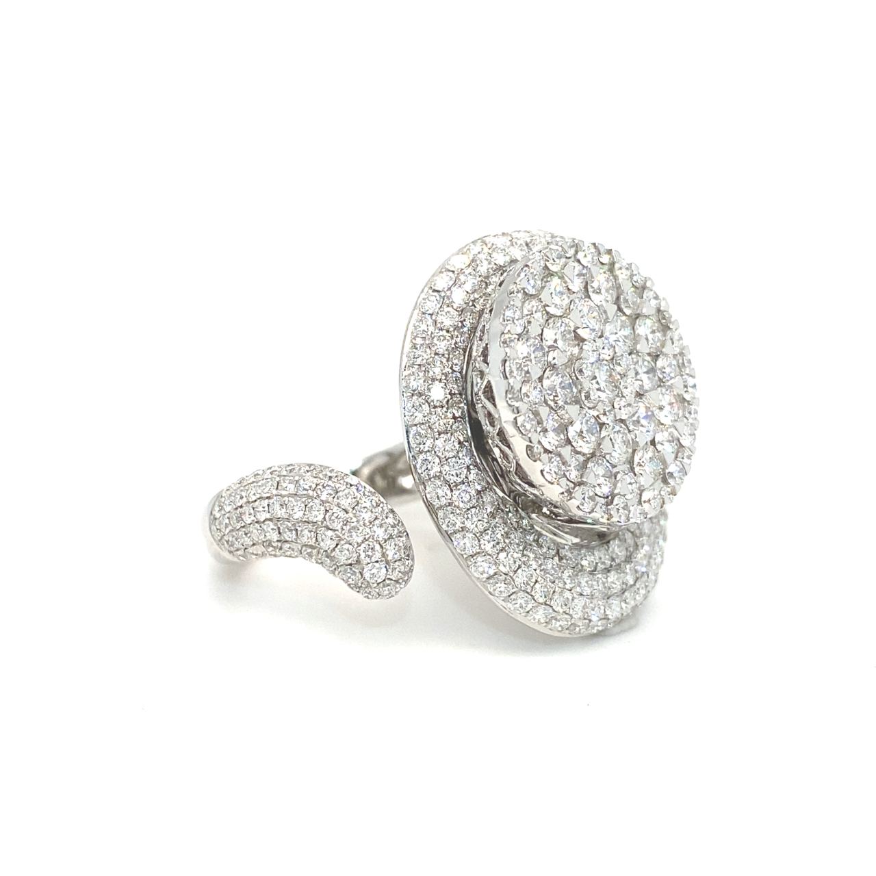 18K White Gold Diamond Ring