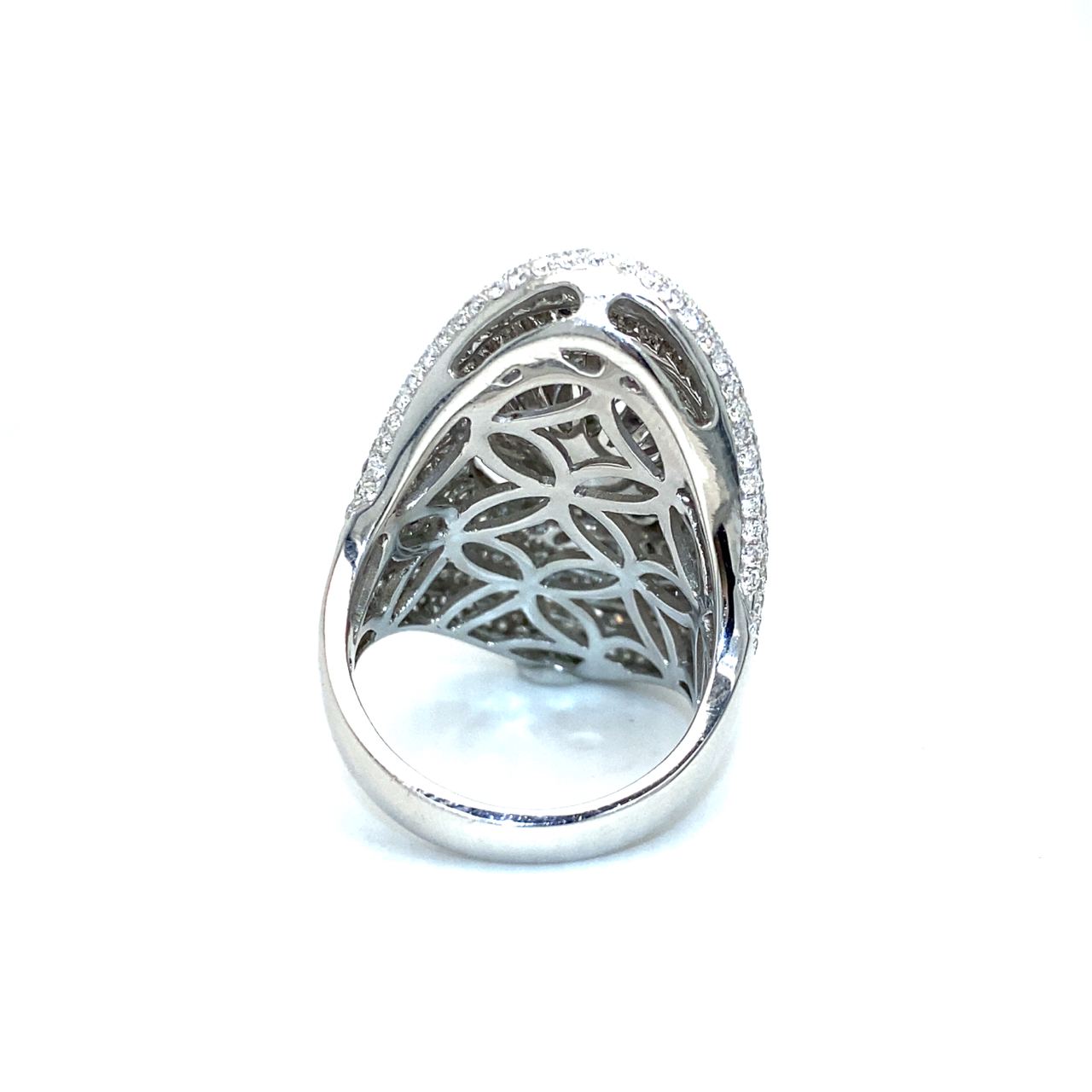 18K White Gold Diamond Ring