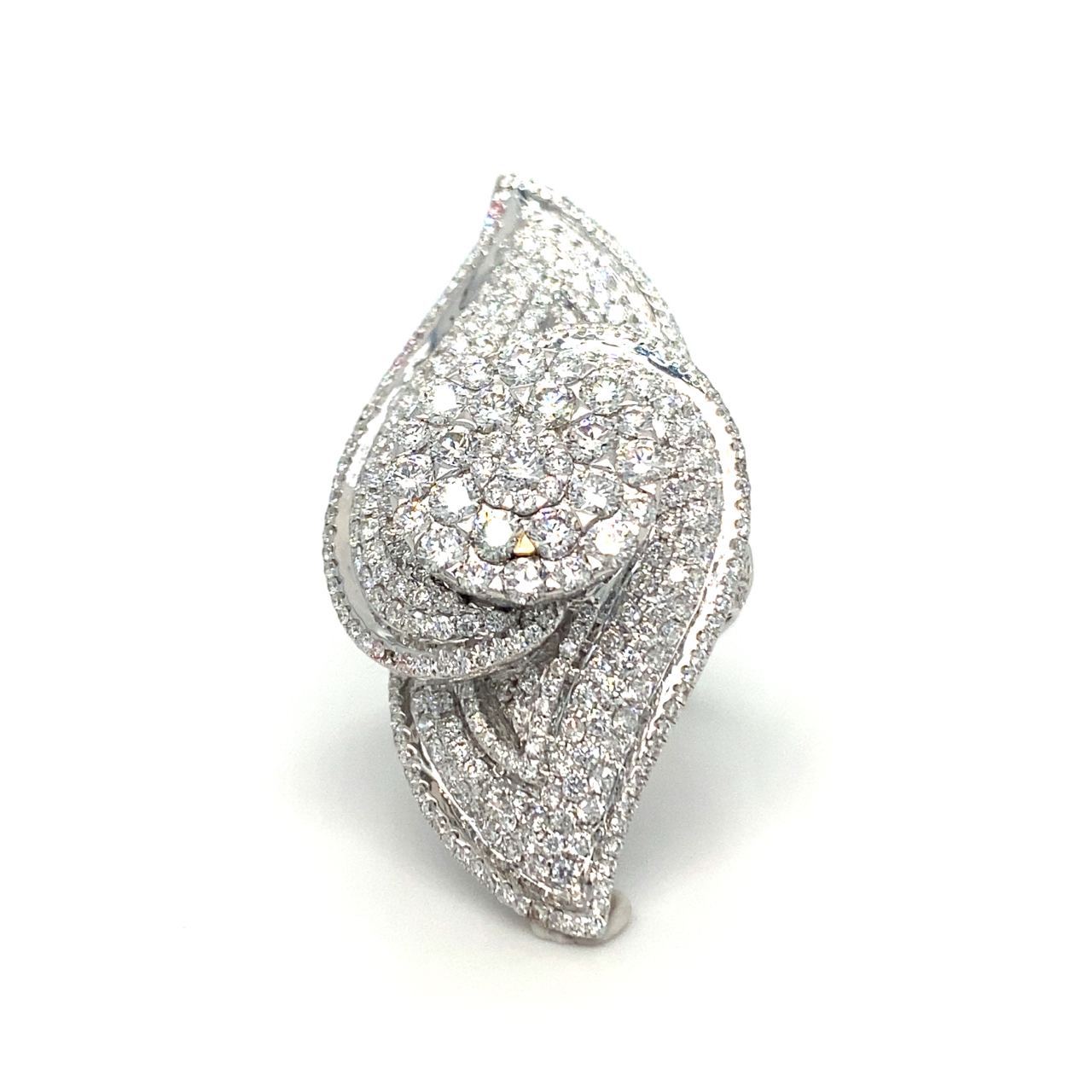 18K White Gold Diamond Ring