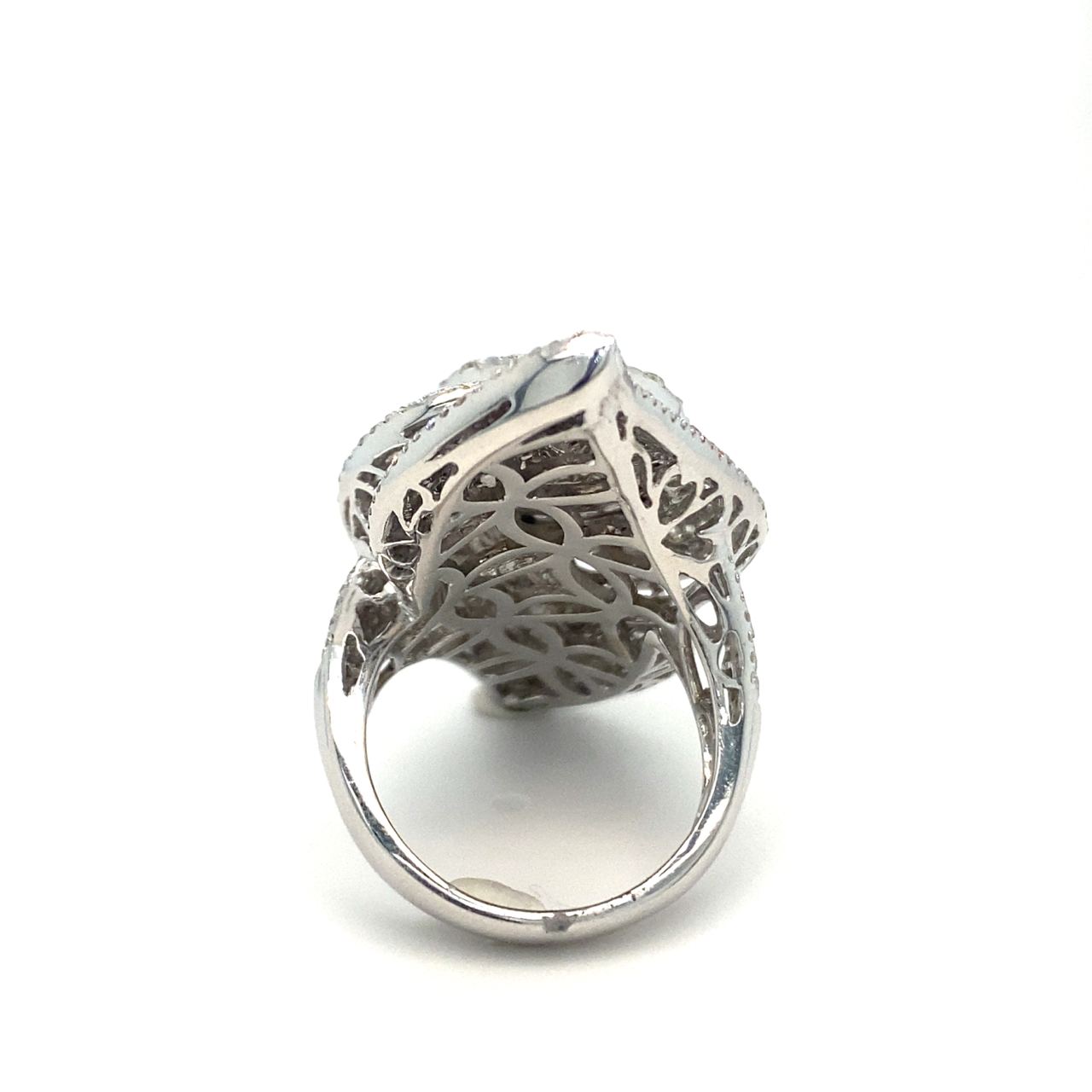 18K White Gold Diamond Ring