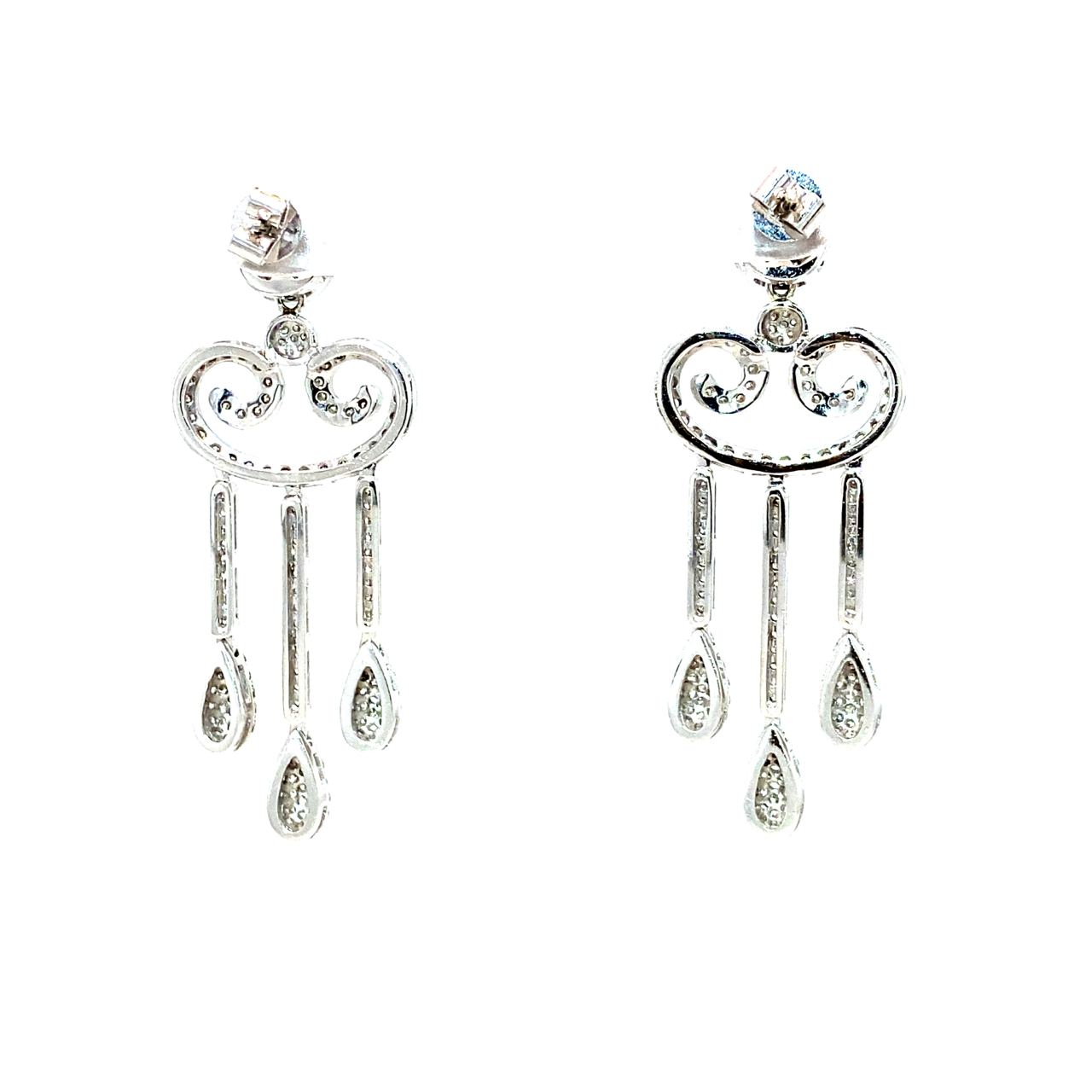 18K White Gold Diamond Earring