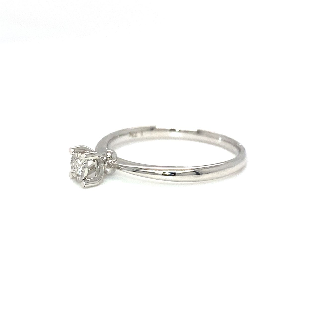 18K White Gold Diamond Ring