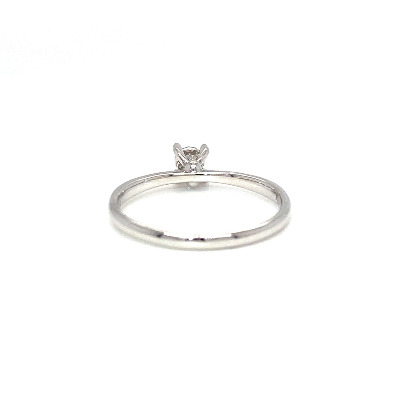 18K White Gold Diamond Ring