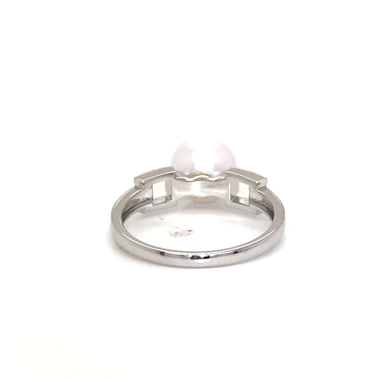 18K White Gold Chain Pearl Ring