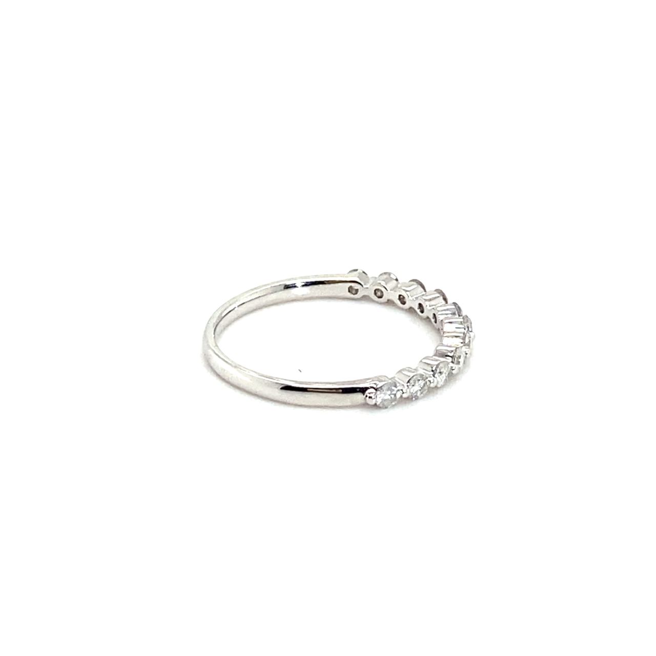 18K White Gold Simple Lovely Diamond Ring