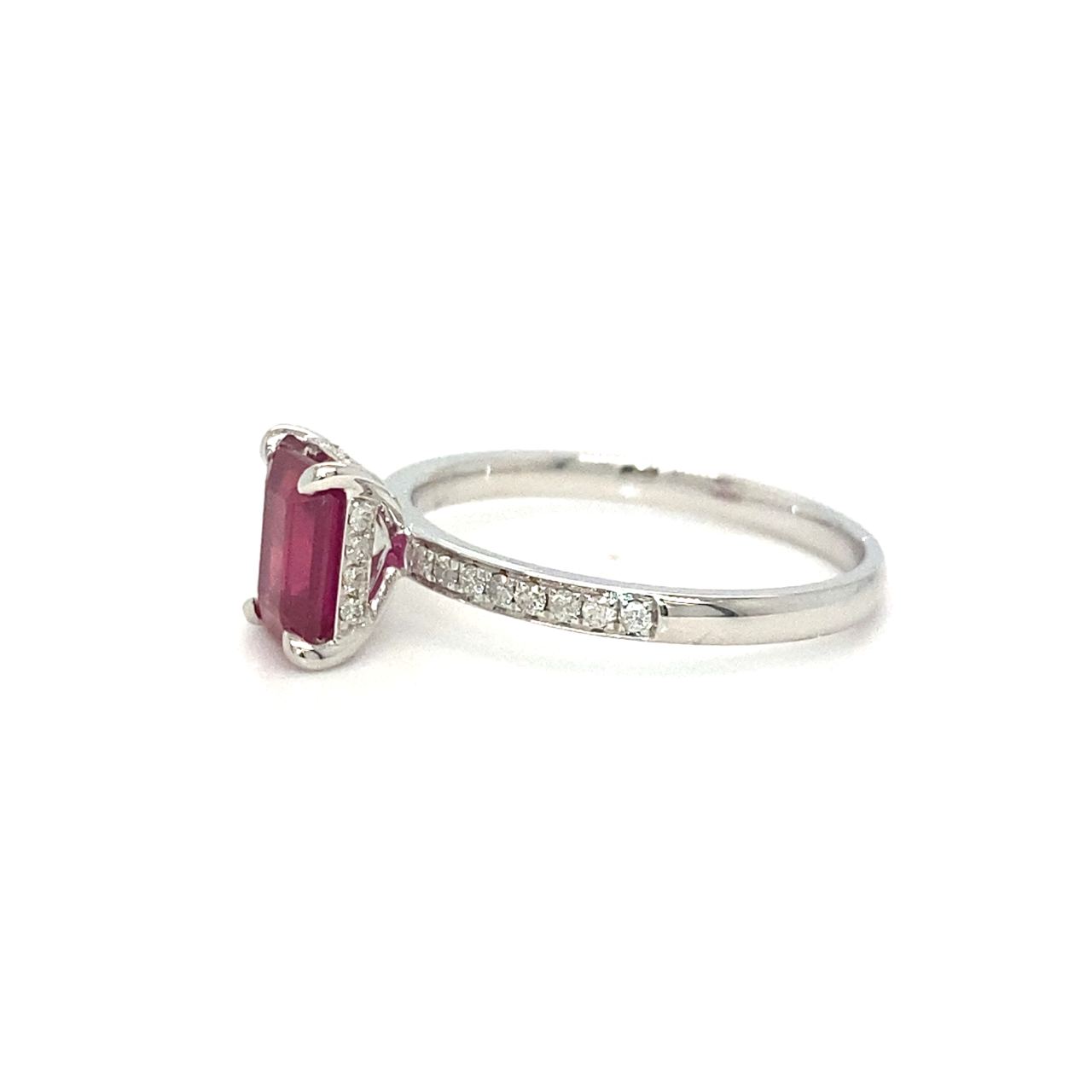 18K White Gold Simple Emerald Shape Ruby Four Prongs DIamond Ring