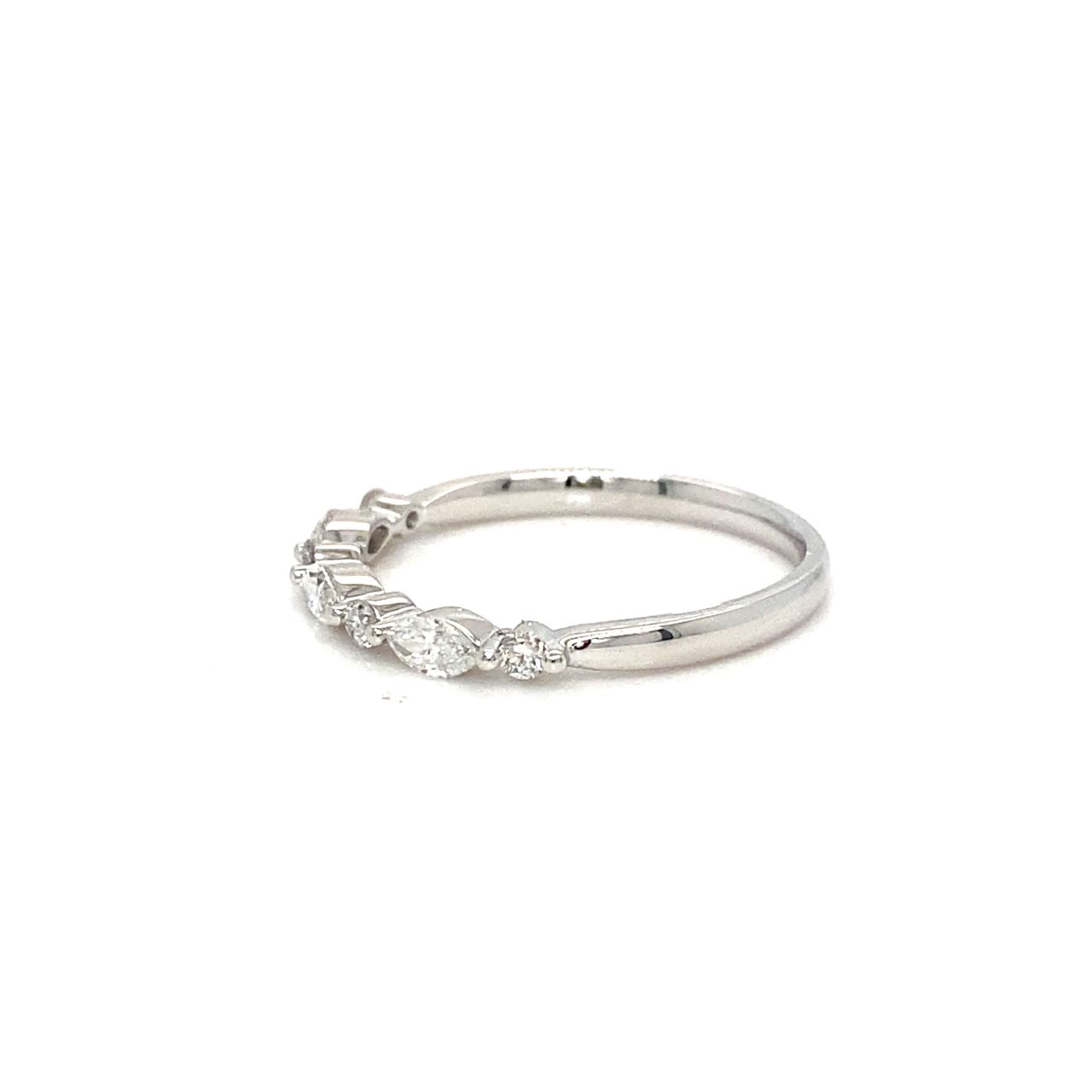 18K White Gold Diamond Ring