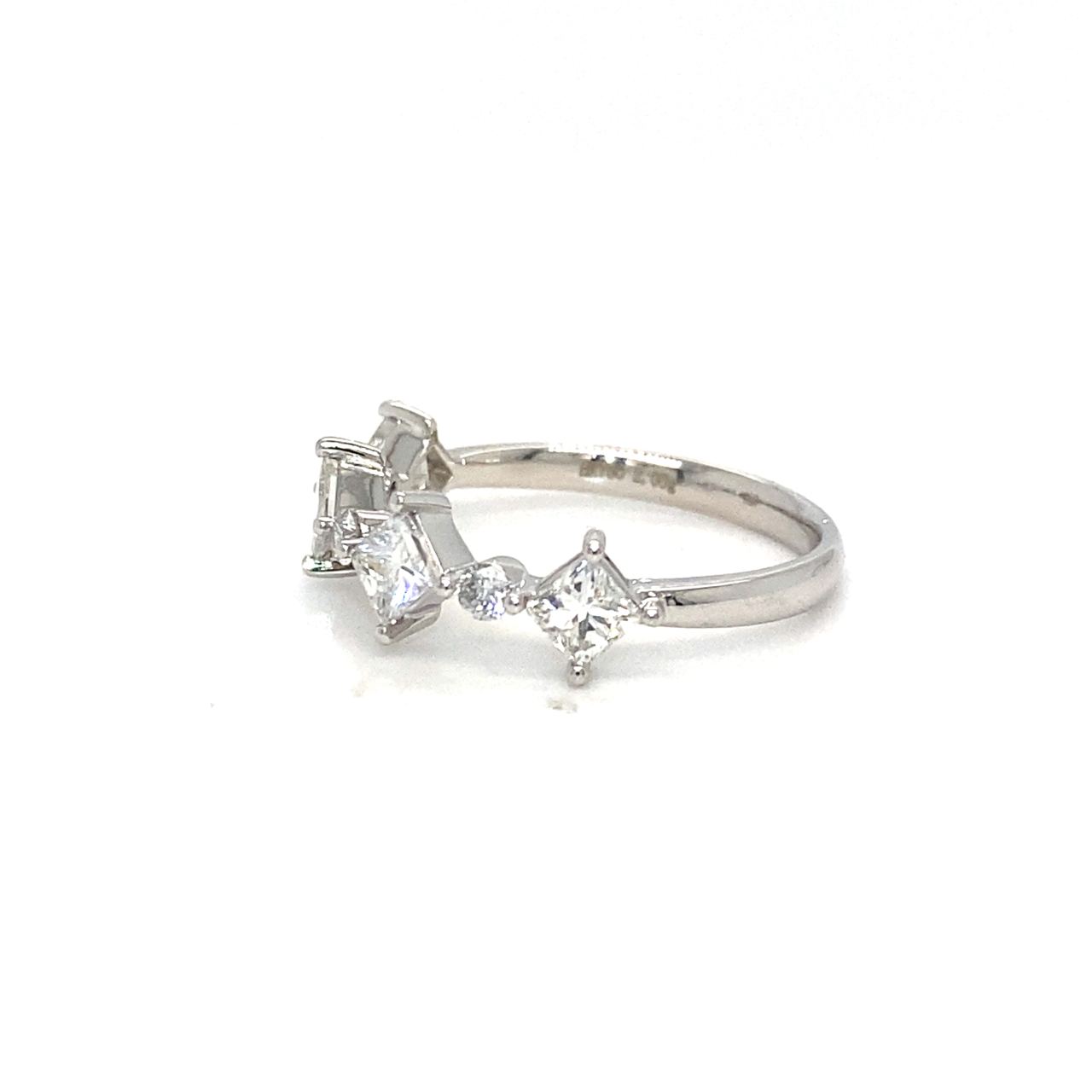 18K White Gold Diamond Ring