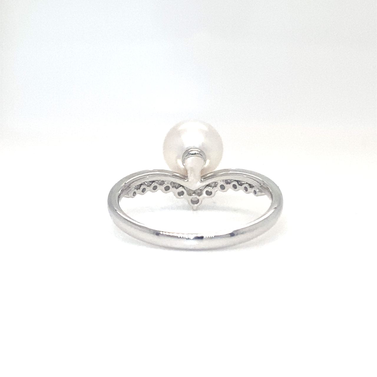 18K White Gold V Shape  Flower Pearl Diamond Ring