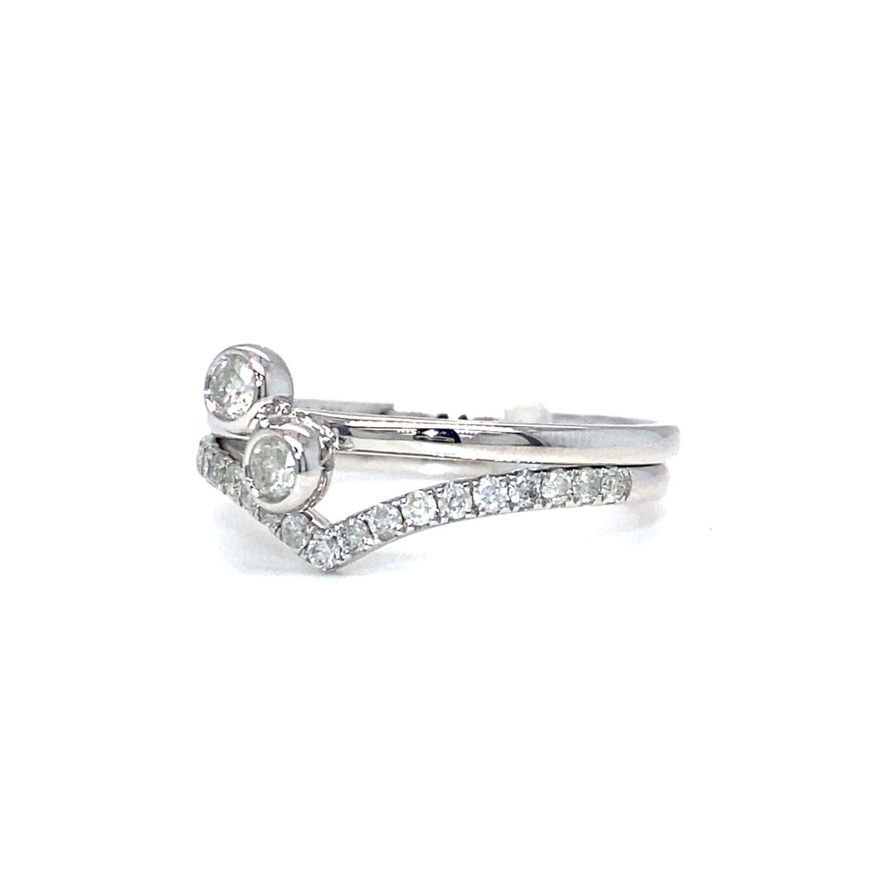 18K White Gold Set V Diamond Ring