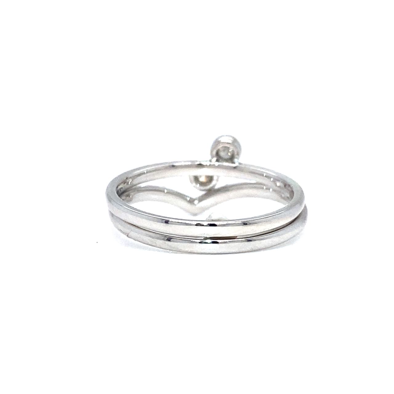18K White Gold Set V Diamond Ring