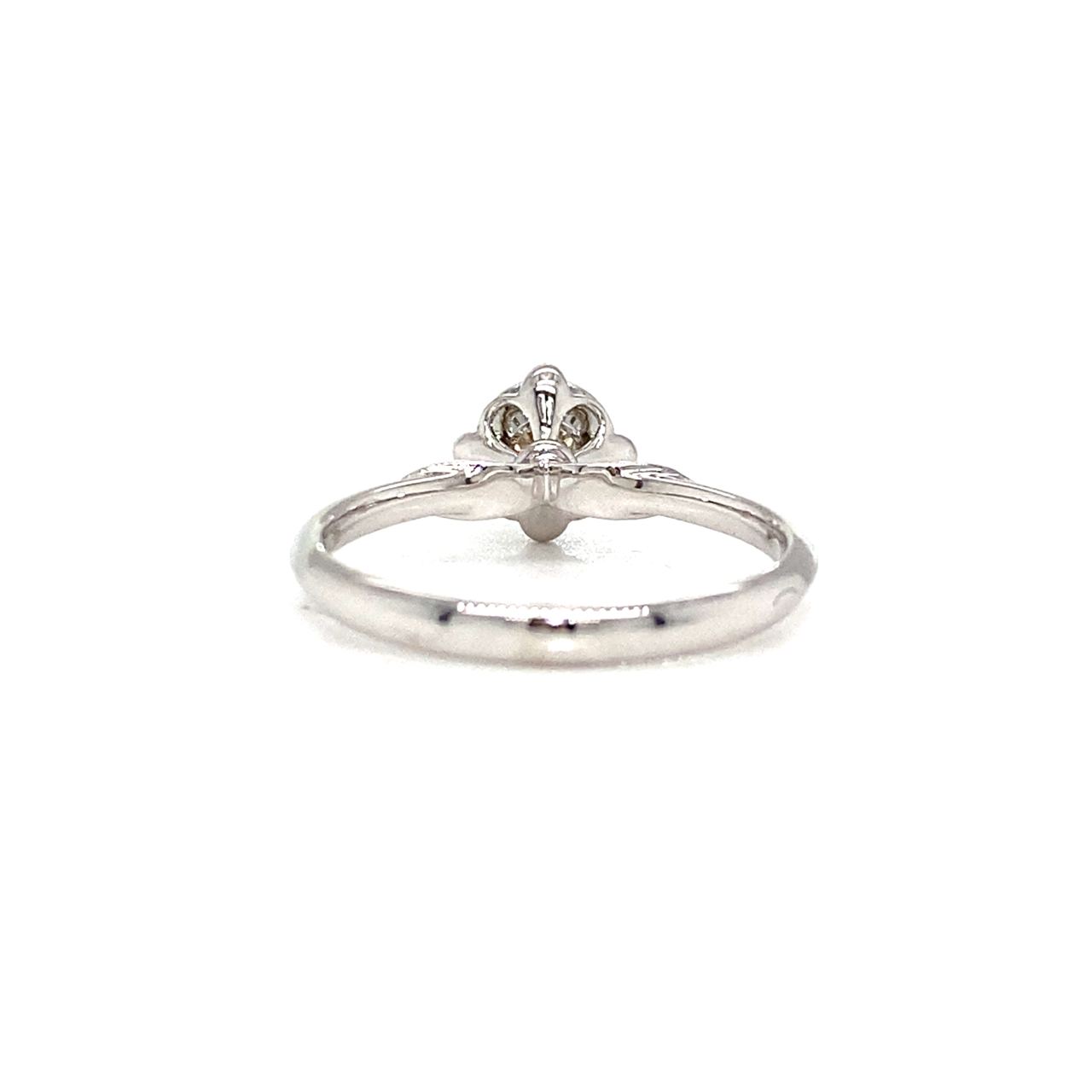 18K White Gold Large Illusion Blade Shoulder Diamond Ring
