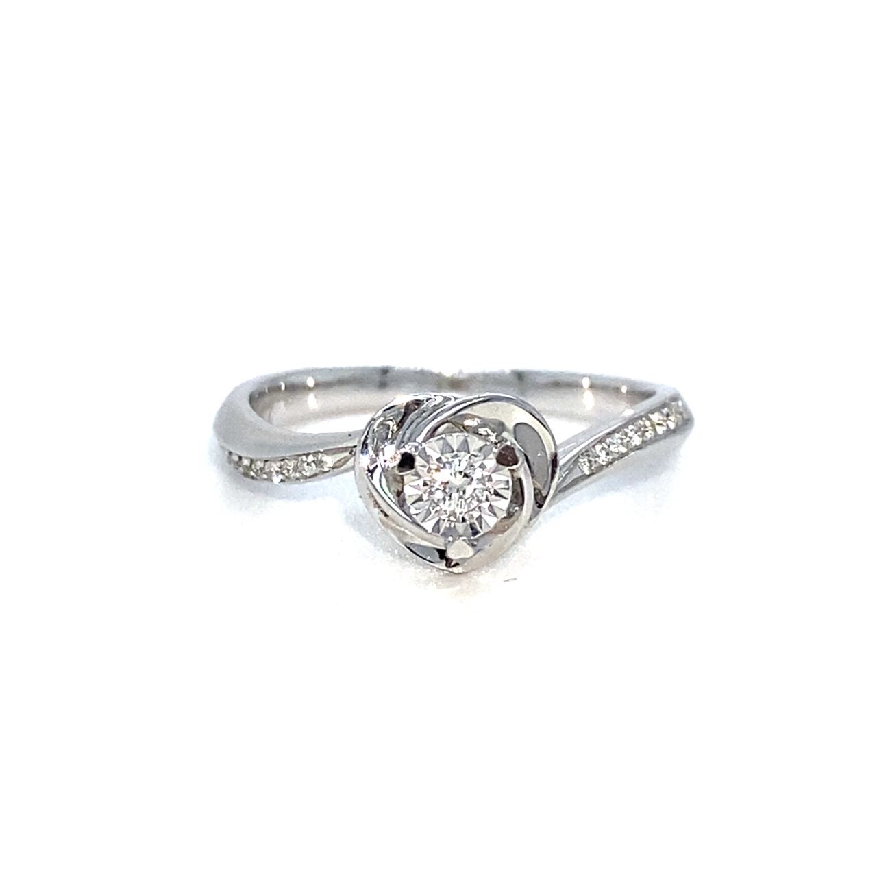 18K White Gold Heart Swirl Diamond Ring