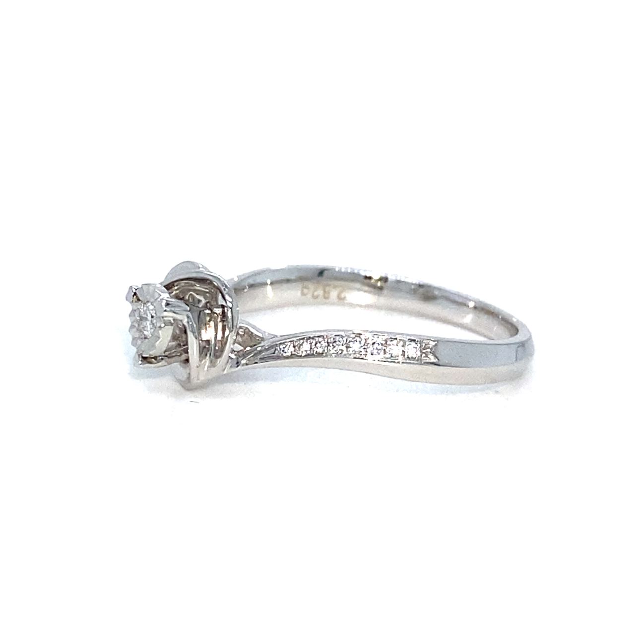 18K White Gold Heart Swirl Diamond Ring