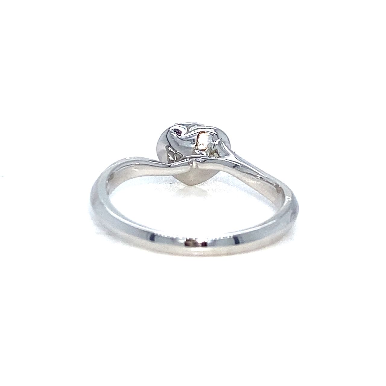 18K White Gold Heart Swirl Diamond Ring