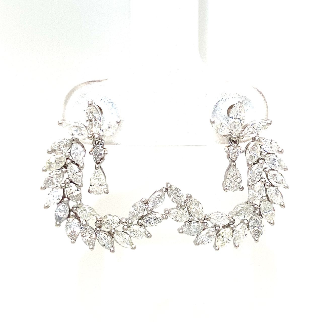 18K White Gold Diamond Earring